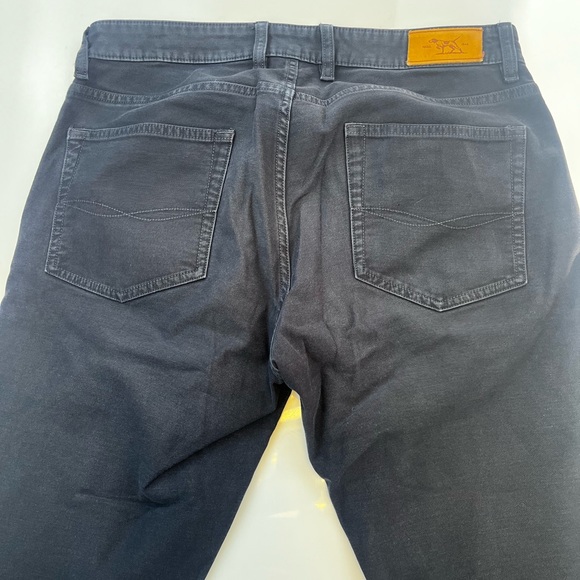 Rodd & Gunn Motion 2 Straight Jean N106-28 - Picture 7 of 8